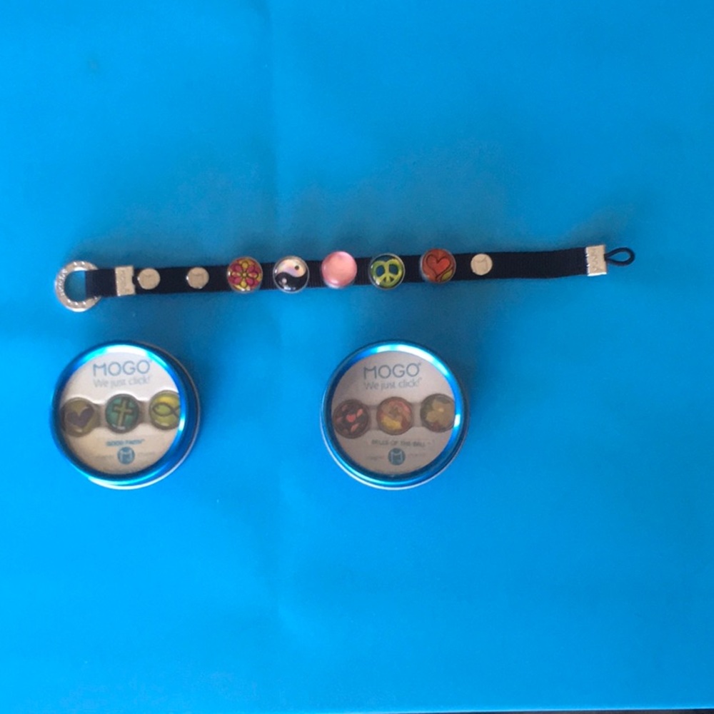 MOGO Bracelet, 8” band. Make offer, pay shipping and it could be yours. 😉 Kids